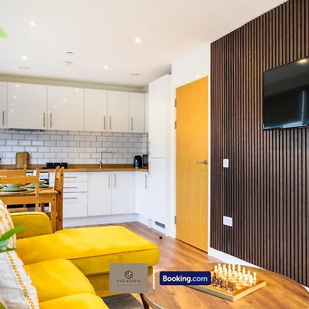 2br Family-friendly Apartment, Sleeps 4 By Paul & Malin Short Term Lets Salford * Mánchester