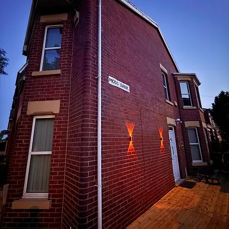 Full With Free Parking In Moss Bank, Crumpsall, Manchester