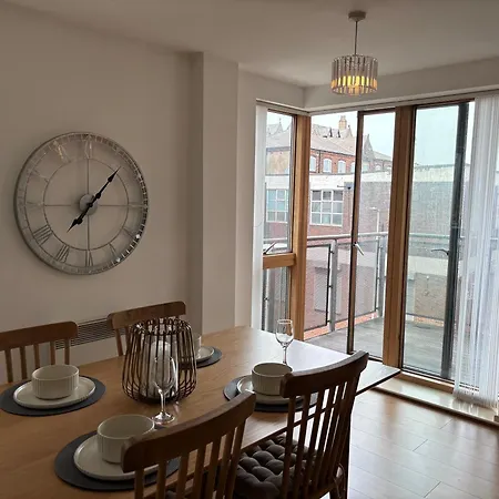 Lux 2bed Centre And Ao Arena Free Parking Modern Apartament