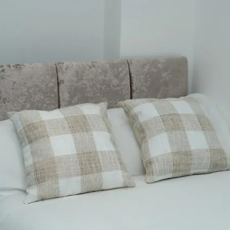 4 Bed Failsworth - 3 Bathrooms - Free Parking - Mon-fri - Ideal For Contractors And Families Holiday home Manchester