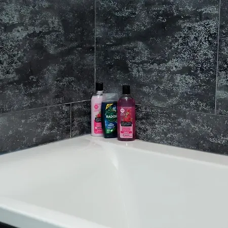 Holiday home 4 Bed Failsworth - 3 Bathrooms - Free Parking - Mon-fri - Ideal For Contractors And Families *