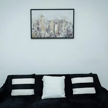 4 Bed Failsworth - 3 Bathrooms - Free Parking - Mon-fri - Ideal For Contractors And Families