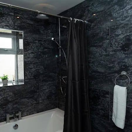 Tatil Evi 4 Bed Failsworth - 3 Bathrooms - Free Parking - Mon-fri - Ideal For Contractors And Families Manchester