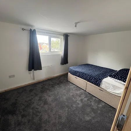 M12 Levenshulme Luxury Newly Renovated Vendégház *