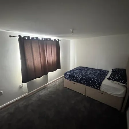 Guest house M12 Levenshulme Luxury Newly Renovated *