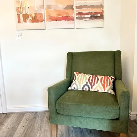 Apartment 3 Bed Flat In With Parking Manchester