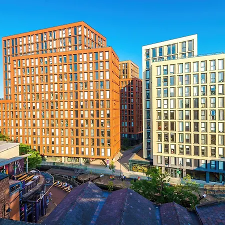 Lejlighed Mcr 2br 2ba, Workspace, Wifi, Full Kitchen *