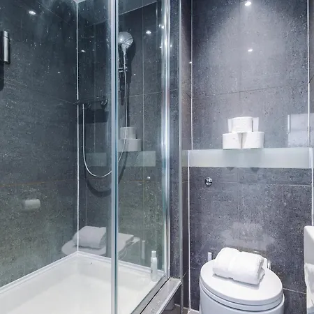 Lejlighed Mcr 2br 2ba, Parking, Wifi, Full Kitchen *