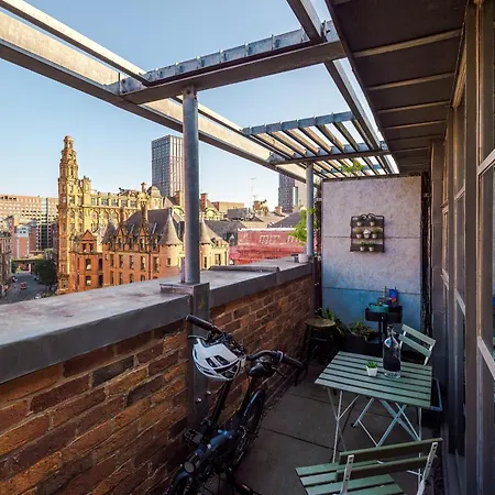 Mcr 2br 2ba, Workspace, Wifi, Full Kitchen Manchester
