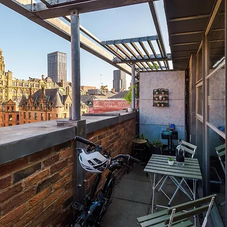 Mcr 2br 2ba, Parking, Wifi, Full Kitchen * マンチェスター