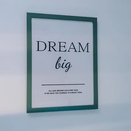 Lägenhet Mcr 2br 2ba, Parking, Wifi, Full Kitchen *