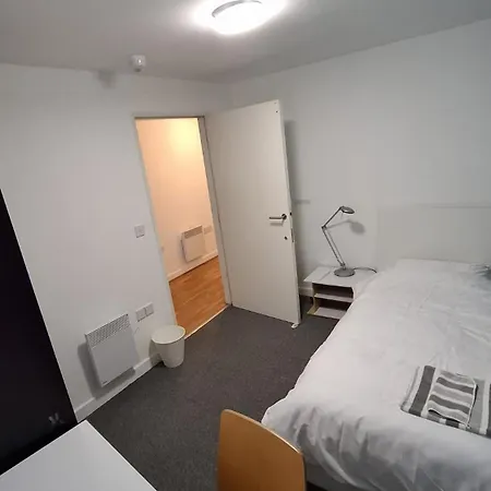 Urban Oasis 2br Centre - Balcony Apartment
