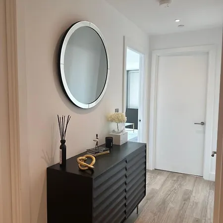 Dluxrytower Apartment