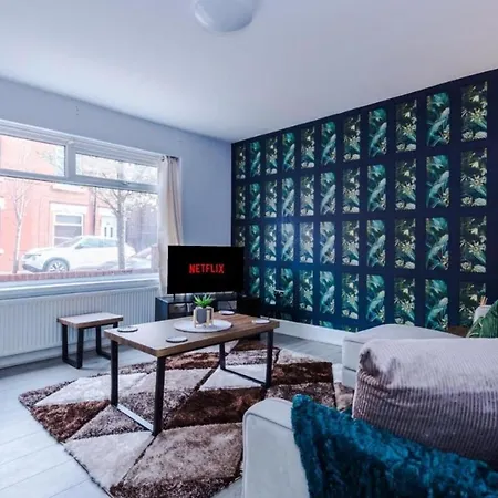 Stylish 3br-colourful-sleeps 5 Manchester