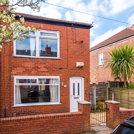 Stylish 3br-colourful-sleeps 5 * Manchester