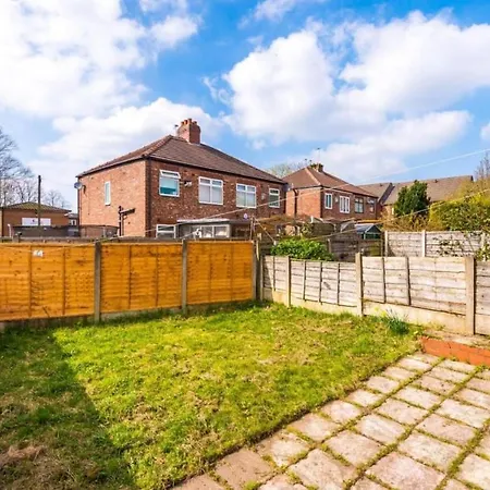 Stylish 3br-colourful-sleeps 5