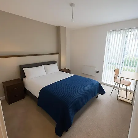 Luxury 2 Bedroom Flat Apartment *