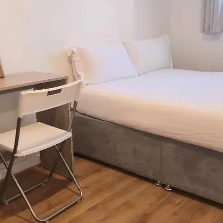 Quiet Residential Area Within Easy Reach Of Town Апартаменты Манчестер