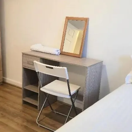 Апартаменты Quiet Residential Area Within Easy Reach Of Town
