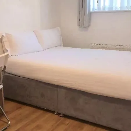 Quiet Residential Area Within Easy Reach Of Town Апартаменты Манчестер