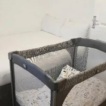Апартаменты Quiet Residential Area Within Easy Reach Of Town