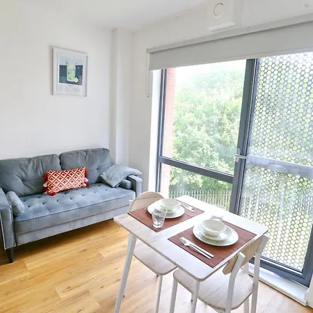 Feriehus Pets Welcome Mins From Salford Quays Uni Manc Pass The Keys