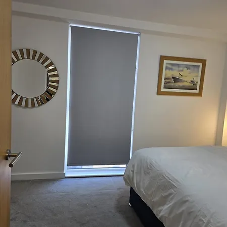 Mega9 Luxury 2bedrooms - 2baths, 2toilets * Manchester