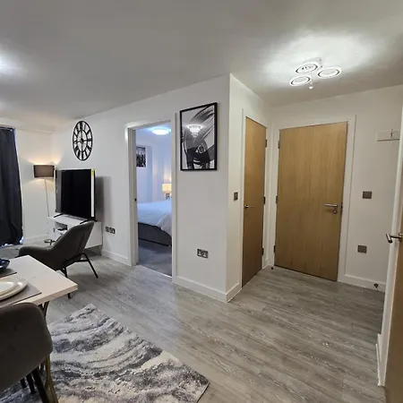 Mega9 Luxury 2bedrooms - 2baths, 2toilets