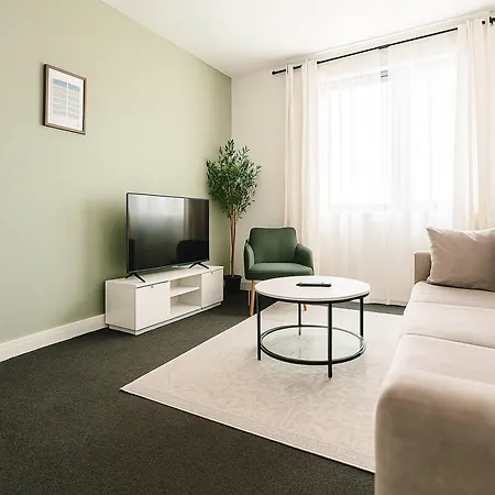 Media Sleeps 4 Free Parking