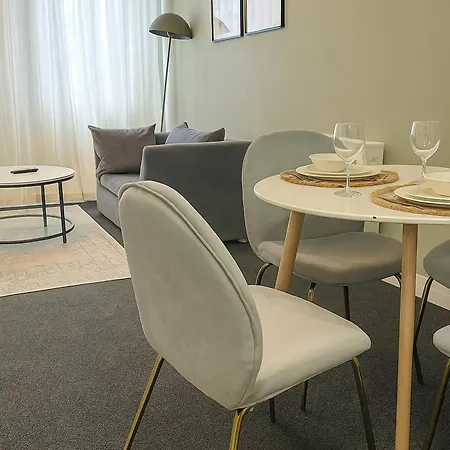 Appartement Media Sleeps 4 Free Parking *