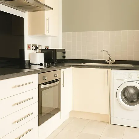 Media Sleeps 4 Free Parking Apartment Manchester