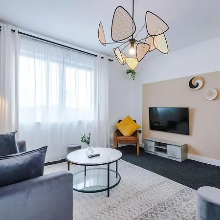 Modern Sleeps 4&free Parking