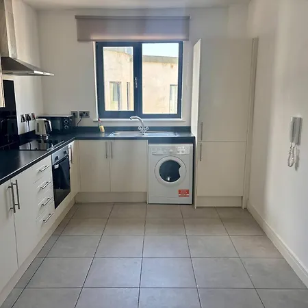 아파트 Modern Sleeps 4 & Free Parking *