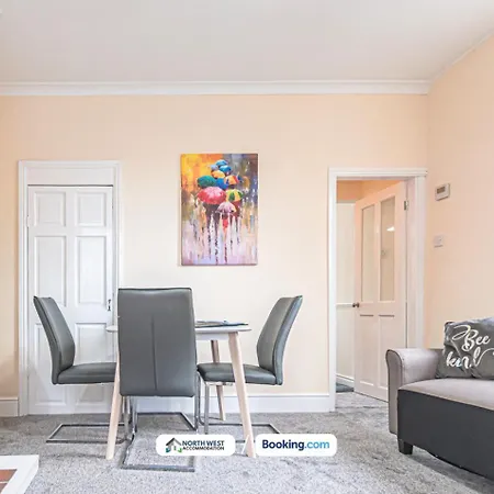 펜션 3br House In Manchester, Free Wifi, Parking, Ideal For Contractors 맨체스터