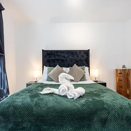 Stylish 2-Bed Apartment In Manchester City Centre *
