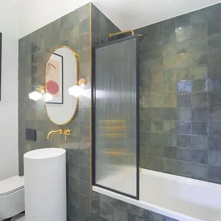 Apartment Soho By The Heim Residences