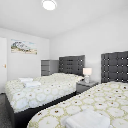 3bdr Gated Parking Near Centre Holiday home Manchester