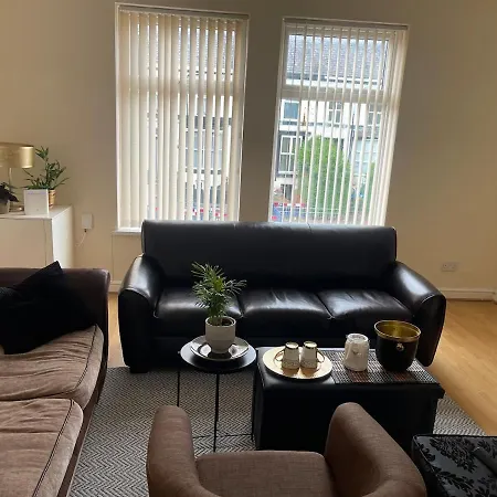 Large 1-bed - Close To Old Traff *