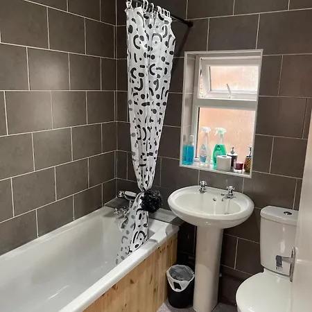 Appartement Large 1-bed - Close To Old Traff *