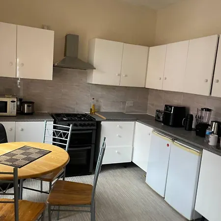 Large 1-bed - Close To Old Traff * Manchester