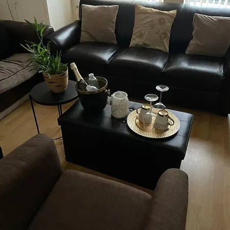 Apartament Large 1-bed - Close To Old Traff Manchester