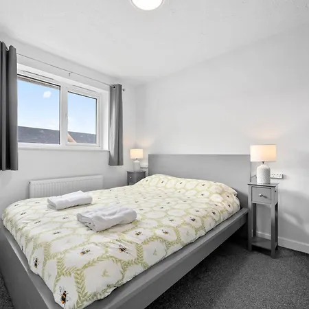 3bdr Gated Parking Near Centre *