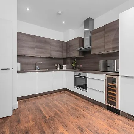 Two Bedroom By Brookland Serviced Short Lets With Free Wifi Apartamento