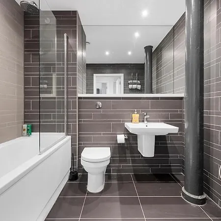 Two Bedroom By Brookland Serviced Short Lets With Free Wifi * Mánchester