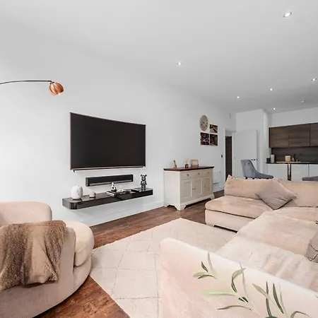 アパート Two Bedroom By Brookland Serviced Short Lets With Free Wifi