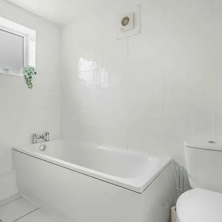 Guestready - Charming In Vibrant Levenshulme 4* מנצ'סטר