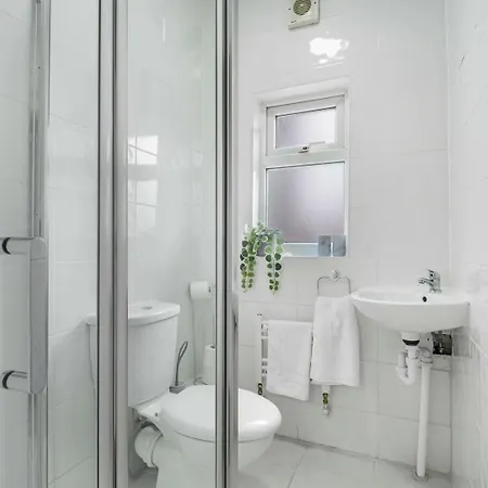 Guestready - Charming In Vibrant Levenshulme *