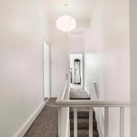 Guestready - Charming In Vibrant Levenshulme 4*