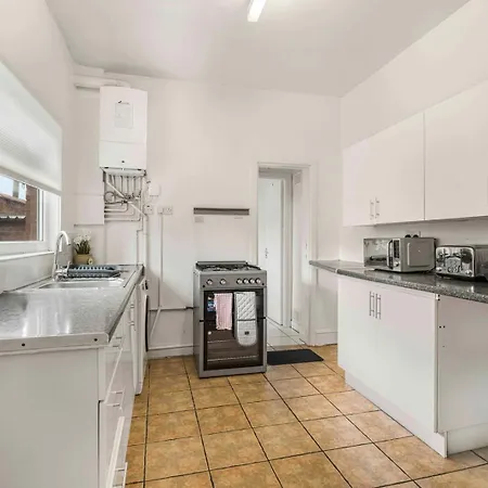 Guestready - Charming In Vibrant Levenshulme 4* Manchester