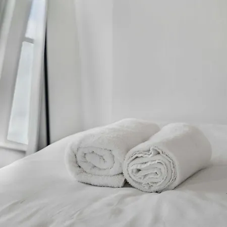 Guestready - Charming In Vibrant Levenshulme בית הארחה